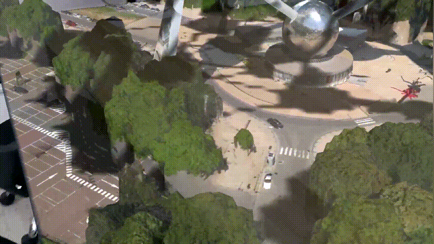 圍繞沙盤進行360度瀏覽