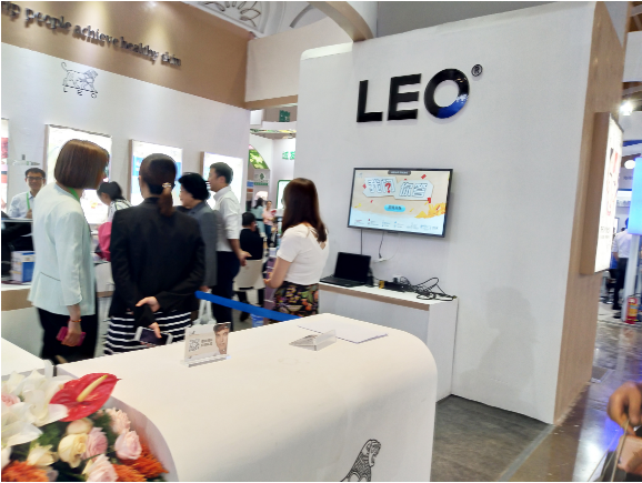 LEO 選擇題Kinect體感大屏互動游戲